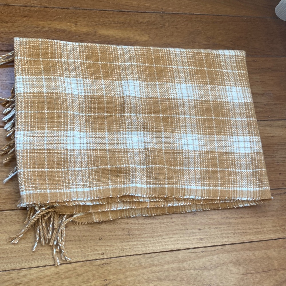 Universal Thread Shawl in Plaid Tan and White